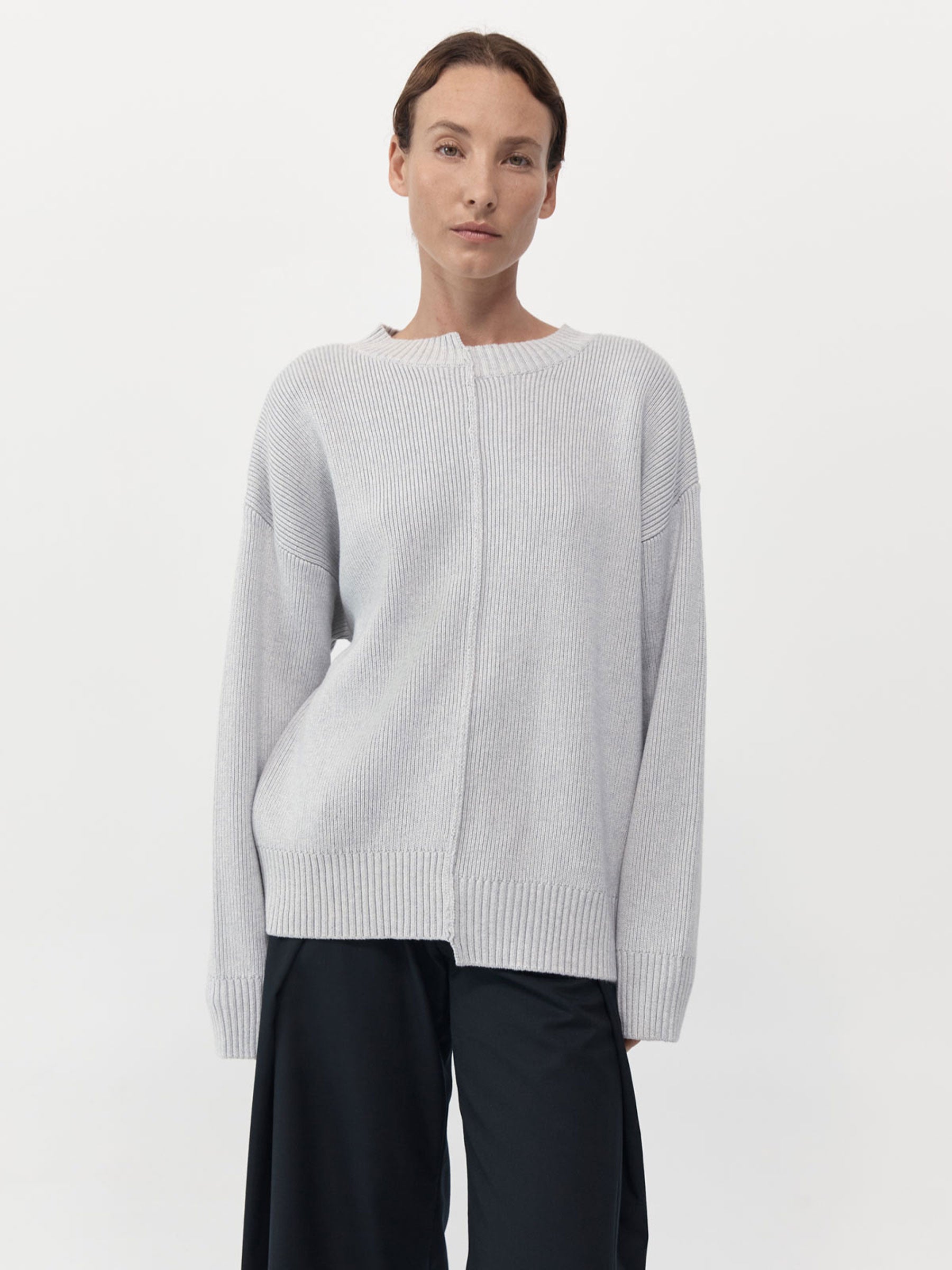 St. Agni | Deconstructed Pullover in Soft Grey | The UNDONE