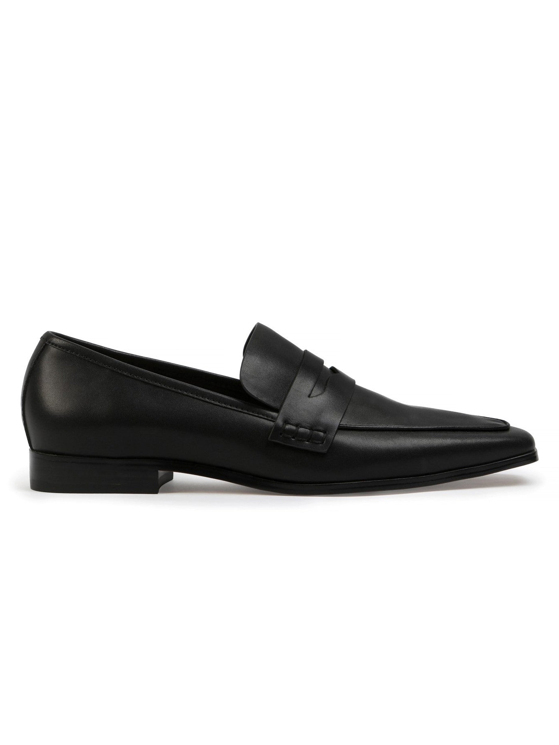 Edie Collective | The Jane Loafer in Black | The UNDONE