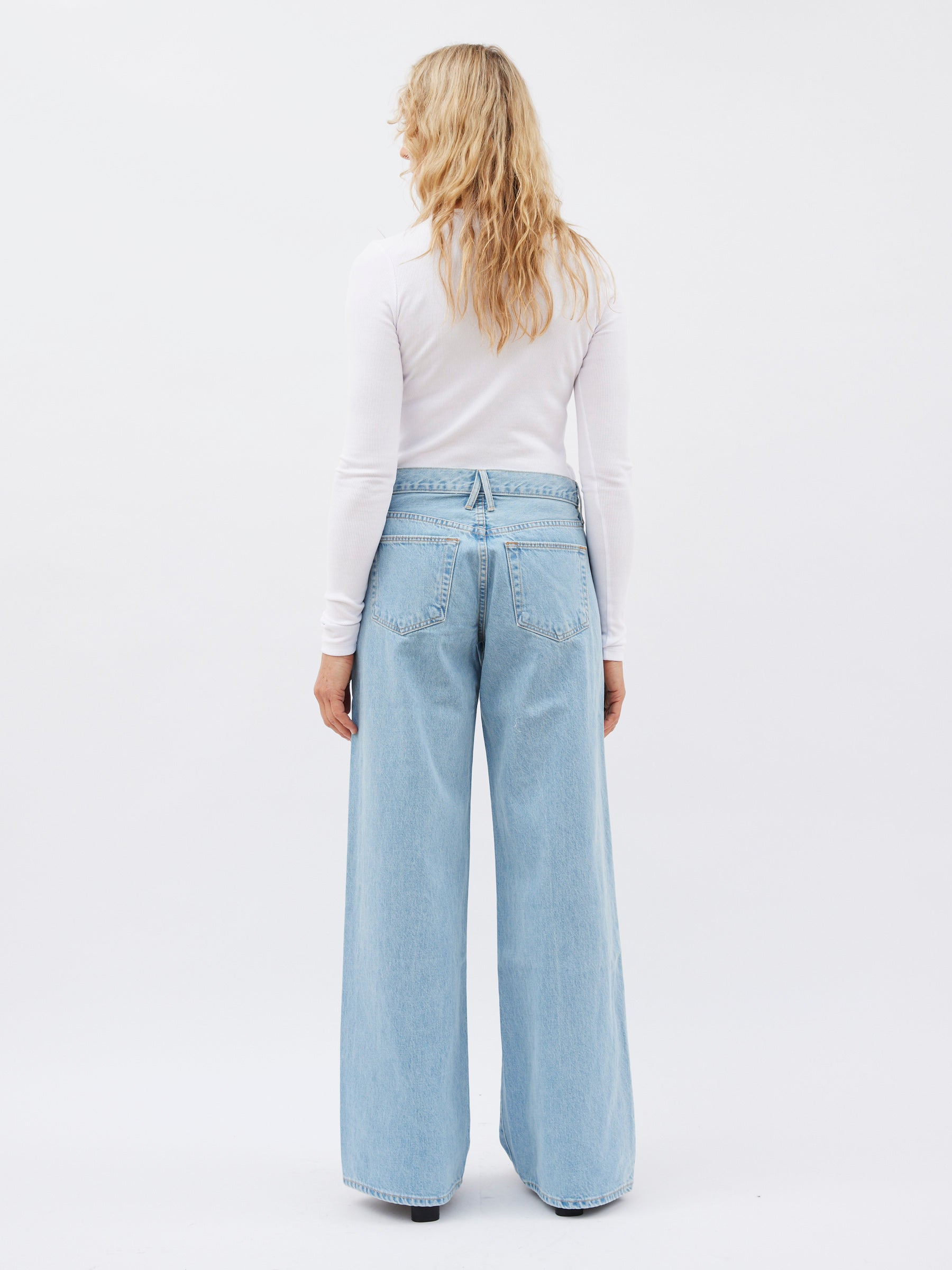 Slvrlake | Mica Low Rise Wide Leg Jean in Clear Skies | The UNDONE